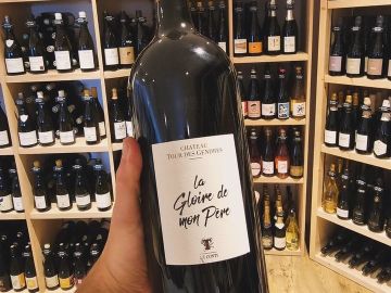 J-3 pour la Fête des Pères, nous vous proposons un large choix d'idées cadeaux et de nouveautés pour combler votre PAPA : Coffrets de vins, assortiments de...